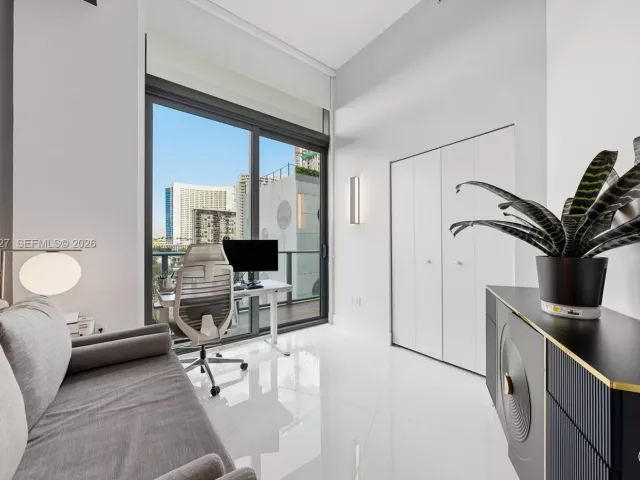 3-bedroom condo for sale in Miami - 501 NE 31st St 401 - MondialRealty