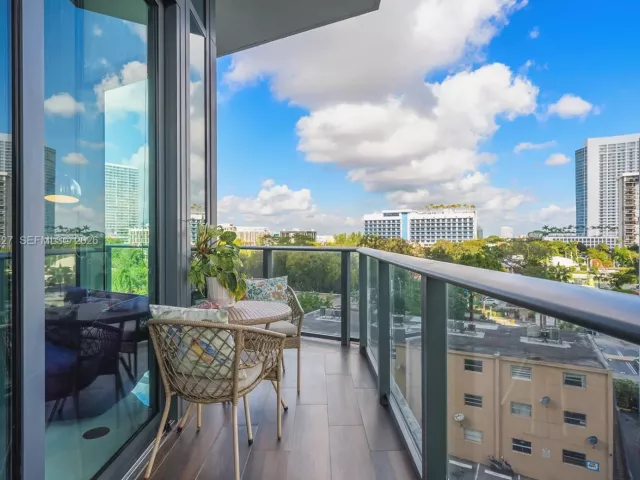3-bedroom condo for sale in Miami - 501 NE 31st St 401 - MondialRealty