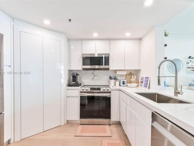 Apartment for sale  Unit #808 - photo 6934551