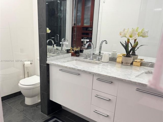 Apartment for sale  Unit #4504 - photo 6934255