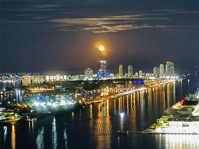 Apartment for sale  Unit #4504 - photo 6934268