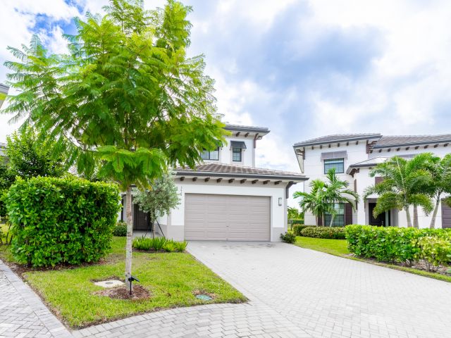 Home for rent at 3018 Safflower Circle - photo 6934913