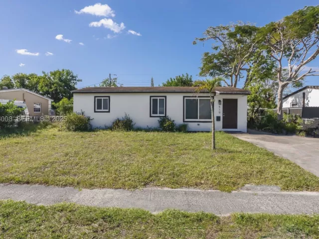 3-bedroom home for rent in Hollywood - 510 N 69th Ave 0 - MondialRealty
