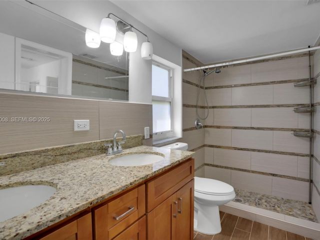 3-bedroom home for rent in Hollywood - 510 N 69th Ave 0 - MondialRealty