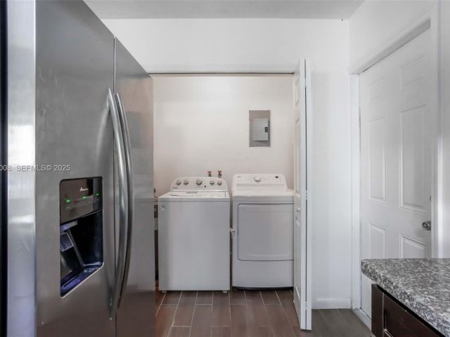 3-bedroom home for rent in Hollywood - 510 N 69th Ave 0 - MondialRealty