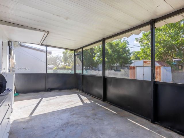 3-bedroom home for rent in Hollywood - 510 N 69th Ave 0 - MondialRealty