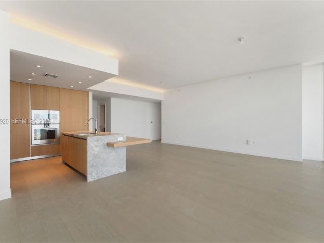 Apartment for rent  Unit #3905 - photo 6936064