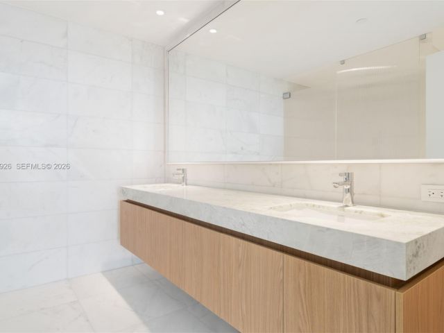 Apartment for rent  Unit #3905 - photo 6936073