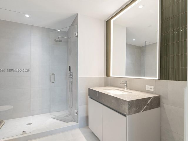 Apartment for rent  Unit #3905 - photo 6936075