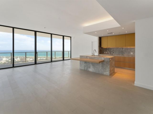 Apartment for rent  Unit #3905 - photo 6936081