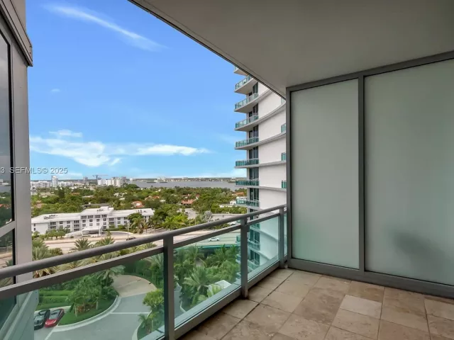 3-bedroom condo for sale in Bal Harbour - 10295 Collins Ave 804 - MondialRealty
