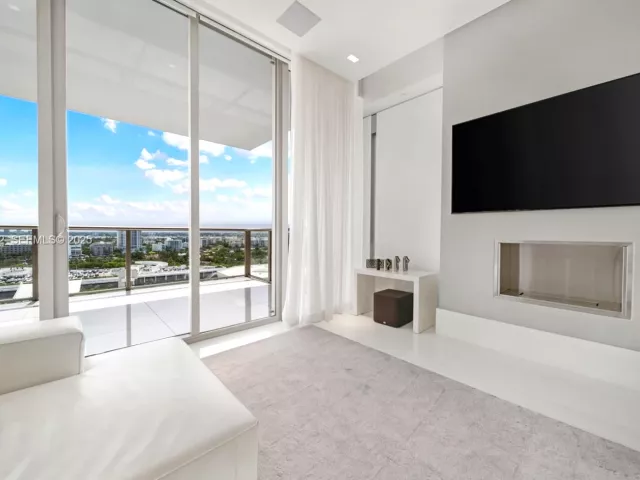2-bedroom condo for sale in Bal Harbour - 9701 Collins Ave 1405S - MondialRealty