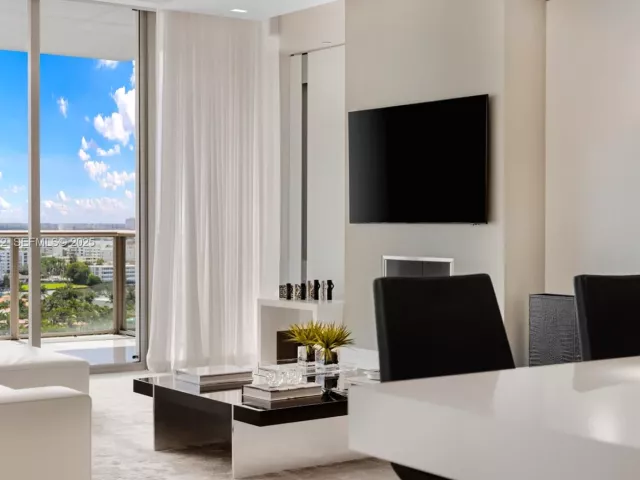 2-bedroom condo for sale in Bal Harbour - 9701 Collins Ave 1405S - MondialRealty