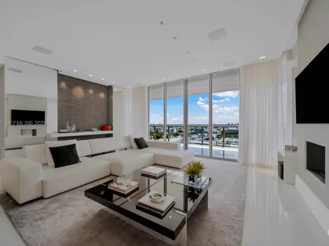 2-bedroom condo for sale in Bal Harbour - 9701 Collins Ave 1405S - MondialRealty