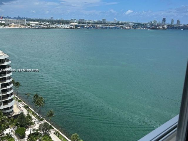 1-bedroom condo for sale in Miami - 770 Claughton Island Dr 2109 - MondialRealty