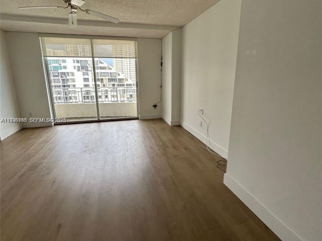 1-bedroom condo for sale in Miami - 770 Claughton Island Dr 2109 - MondialRealty