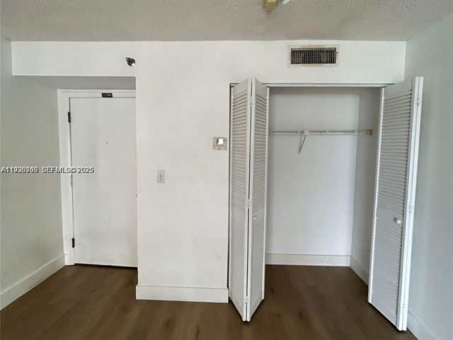 1-bedroom condo for sale in Miami - 770 Claughton Island Dr 2109 - MondialRealty