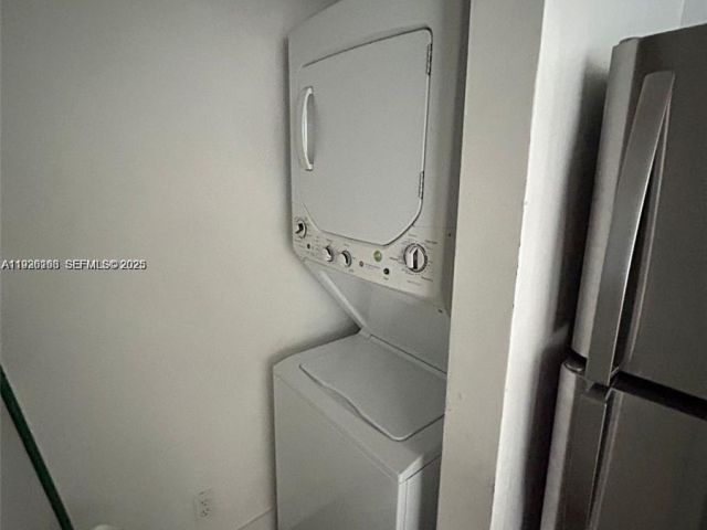 1-bedroom condo for sale in Miami - 770 Claughton Island Dr 2109 - MondialRealty