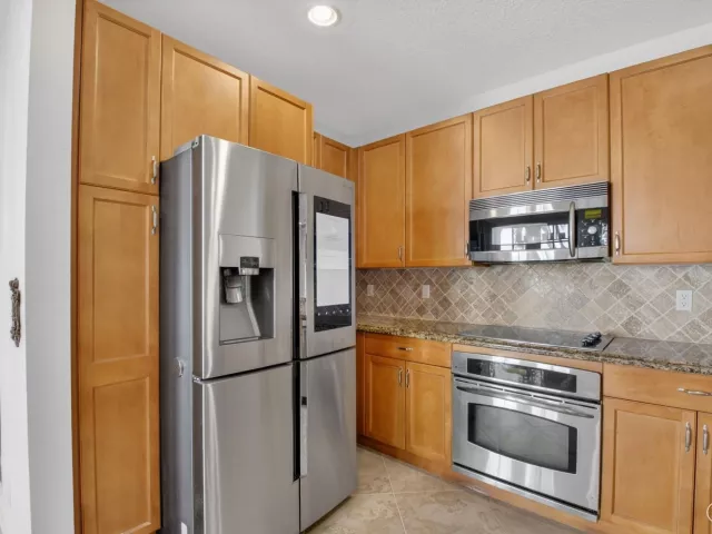 3-bedroom home for sale in Delray Beach - 1617 Estuary Way - MondialRealty