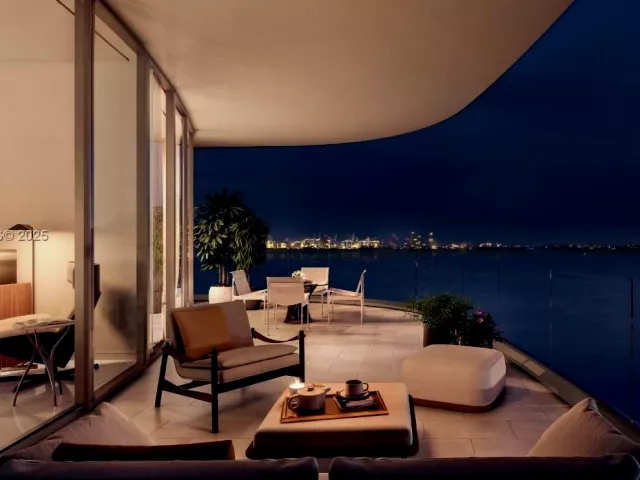 5-bedroom condo for sale in Miami - 175 SE 25th Rd 4201 - MondialRealty