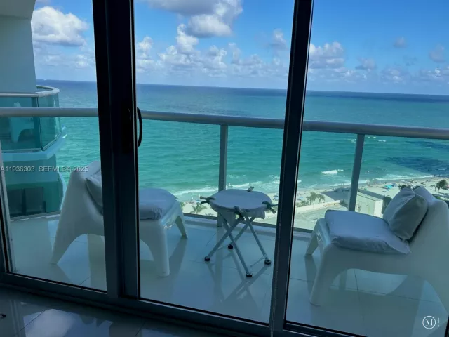 1-bedroom condo for rent in Hollywood - 3801 S Ocean Dr PH16L - MondialRealty