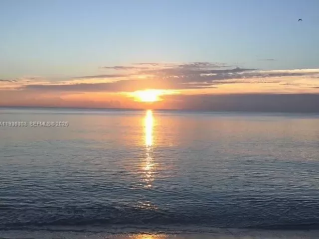 1-bedroom condo for rent in Hollywood - 3801 S Ocean Dr PH16L - MondialRealty