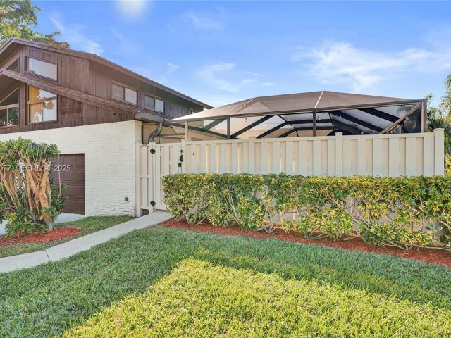 3-bedroom home for sale in Boca Raton - 9569 Boca Gardens Parkway B - MondialRealty