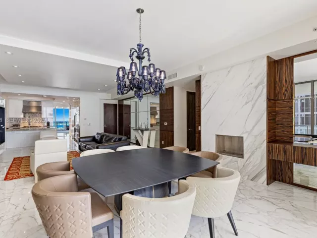 4-bedroom condo for sale in Bal Harbour - 9705 Collins Ave 2204N and 2205N - MondialRealty