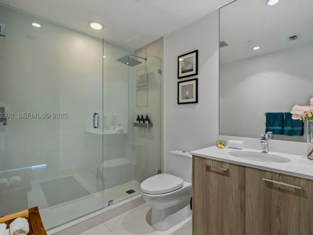 2-bedroom condo for sale in Miami - 501 NE 31st St 3409 - MondialRealty