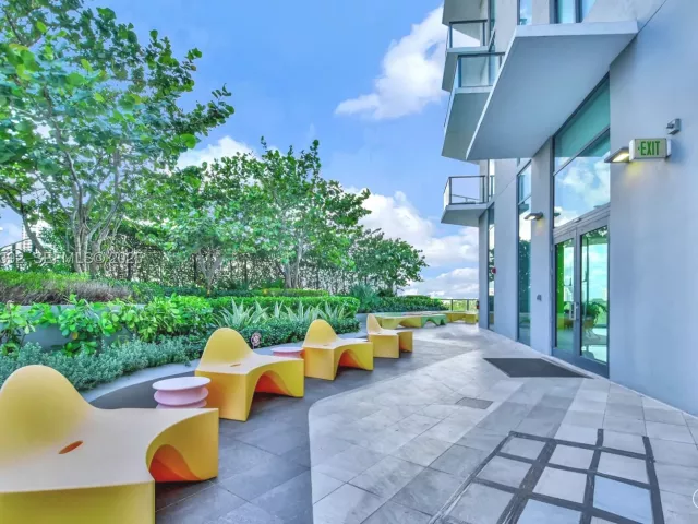 2-bedroom condo for sale in Miami - 501 NE 31st St 3409 - MondialRealty