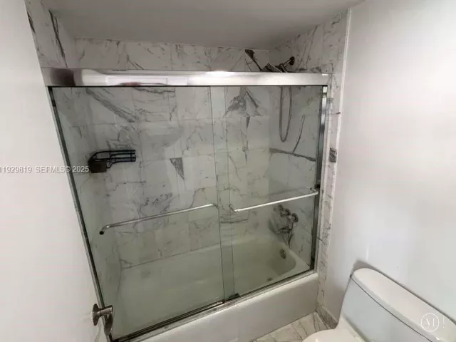 2-bedroom condo for rent in Miami Beach - 400 S Pointe Dr 2105 - MondialRealty