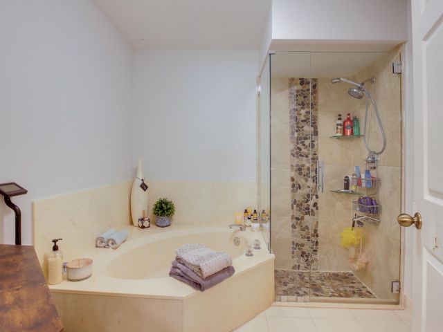 Home for rent at 3875 Circle Lake Drive - photo 6936368