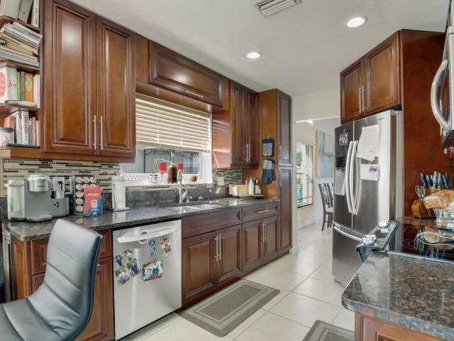 Home for rent at 3875 Circle Lake Drive - photo 6936373