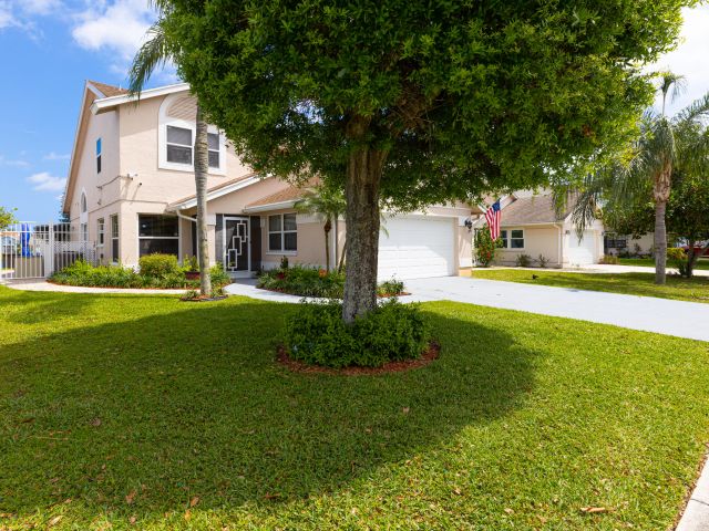 Home for rent at 3875 Circle Lake Drive - photo 6936383