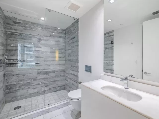 2-bedroom condo for rent in Bal Harbour - 10201 Collins Ave 311 - MondialRealty