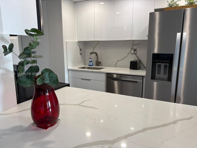 Apartment for sale  Unit #1215 - photo 7440293