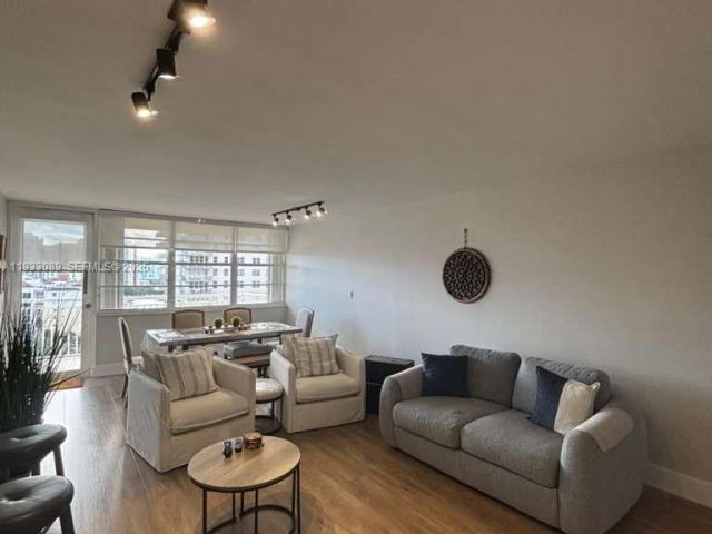 Apartment for sale  Unit #1215 - photo 7440299