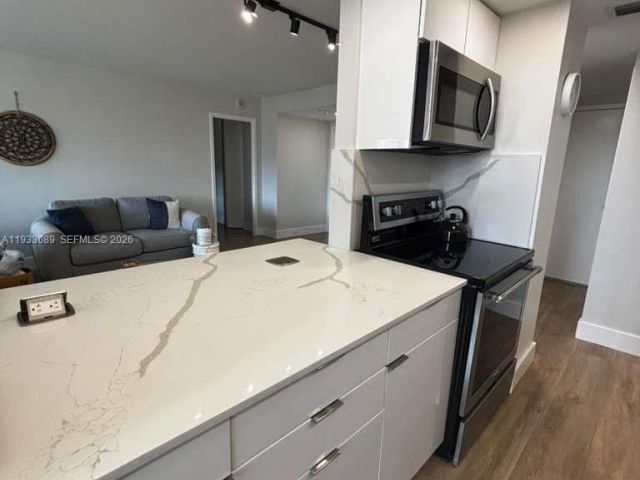 Apartment for sale  Unit #1215 - photo 7440311