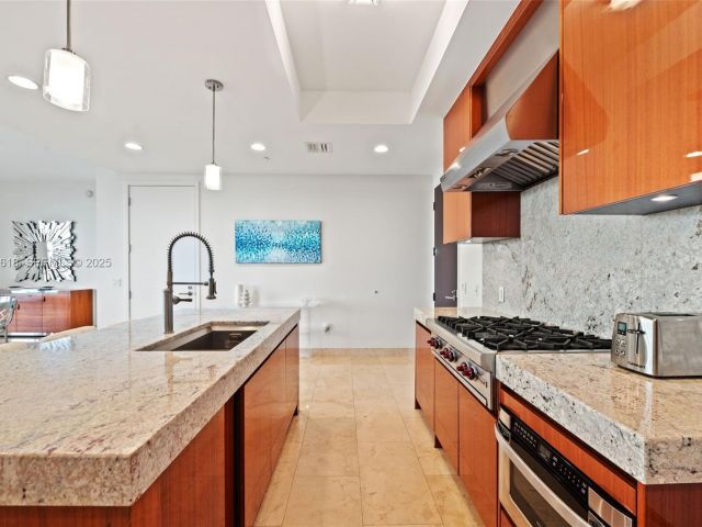 Apartment for rent  Unit #605N - photo 6937976