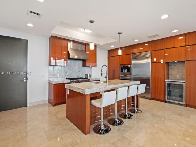 Apartment for rent  Unit #605N - photo 6937978