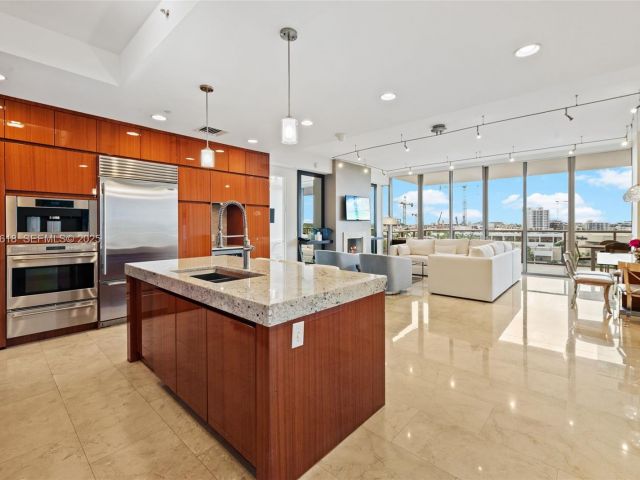 Apartment for rent  Unit #605N - photo 6937979