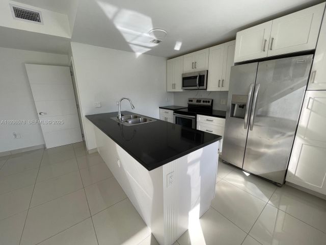 3-bedroom home for rent in Homestead - 25869 SW 139th Ct - MondialRealty