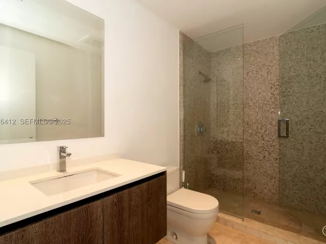2-bedroom condo for sale in Miami - 68 SE 6th St 2010 - MondialRealty