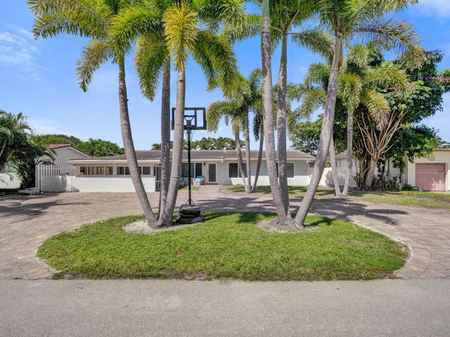 Home for rent at 1633 SE 5th Court - photo 6940283