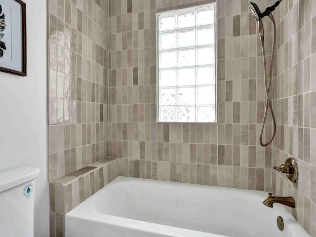 Home for rent at 435 35th Street - photo 6940777