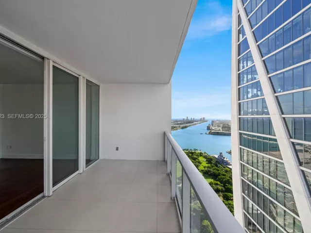 Apartment for sale  Unit #4108 - photo 6941027