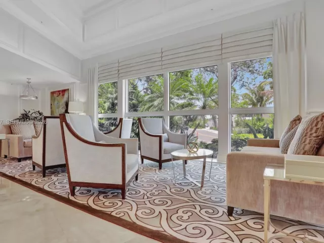 2-bedroom condo for sale in Fort Lauderdale - 100 S Birch Rd 1103F - MondialRealty