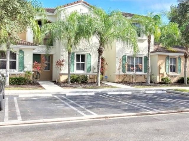 4-bedroom home for rent in Homestead - 1005 NE 42nd Pl - MondialRealty