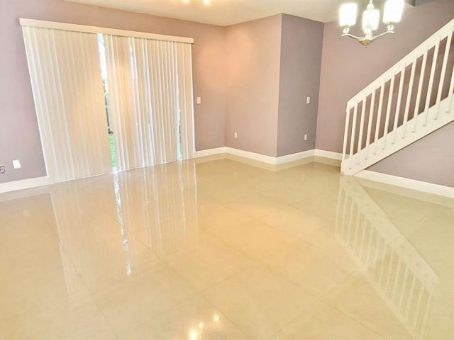 4-bedroom home for rent in Homestead - 1005 NE 42nd Pl - MondialRealty