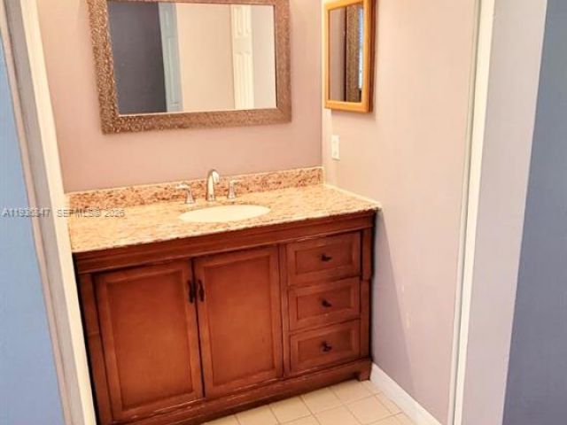 4-bedroom home for rent in Homestead - 1005 NE 42nd Pl - MondialRealty